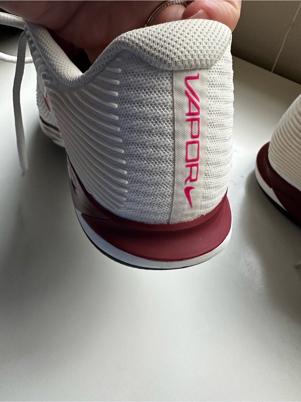 Like New Nike Vapor 12 Tennis Womens shoes size 9 - Picture 5 of 6